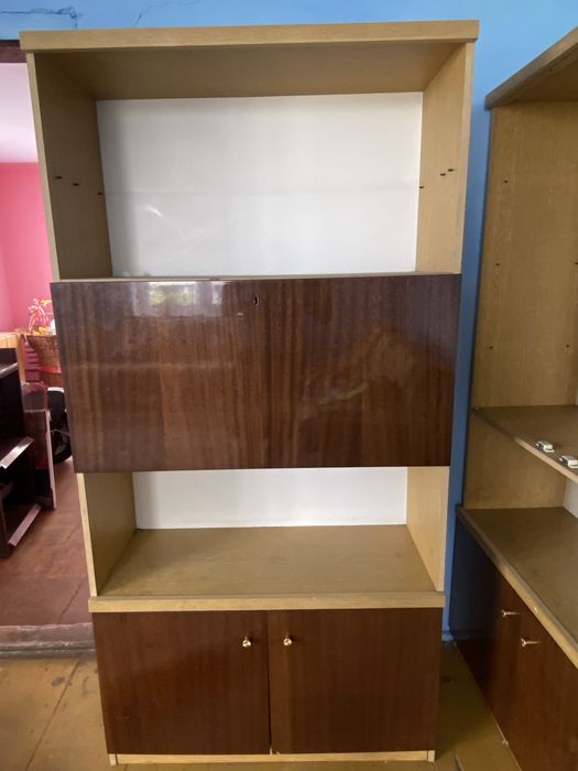 Stary Kredens z lustrem