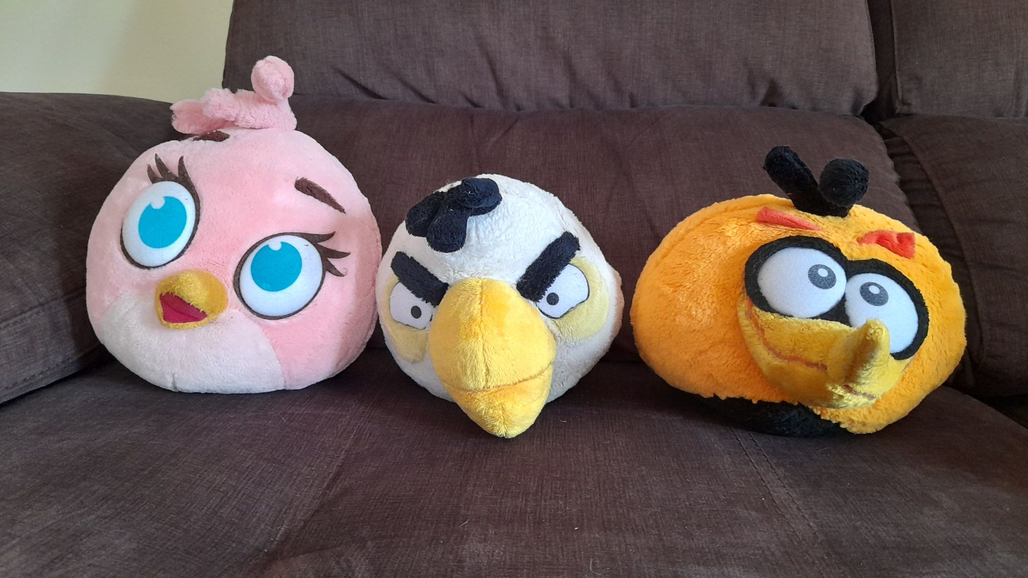 Vendo conjunto de 6 peluches angry birds