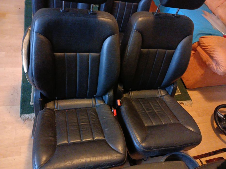 Mercedes R Fotele skóra komplet boczki masaż monitory