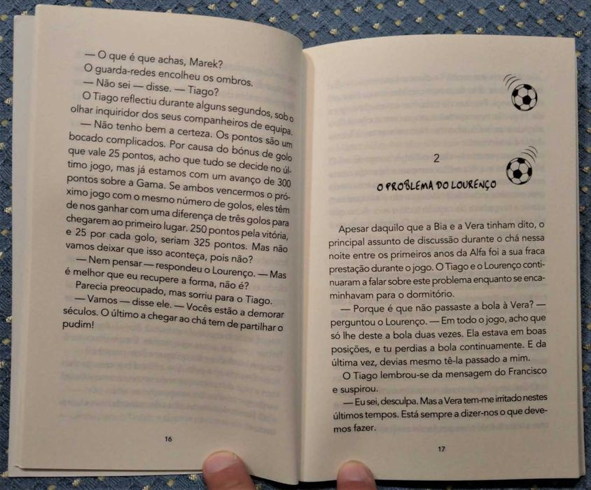 "Jogo em Equipa" Coleção Escola de Futebol Nº4 2010 - Como NOVO!