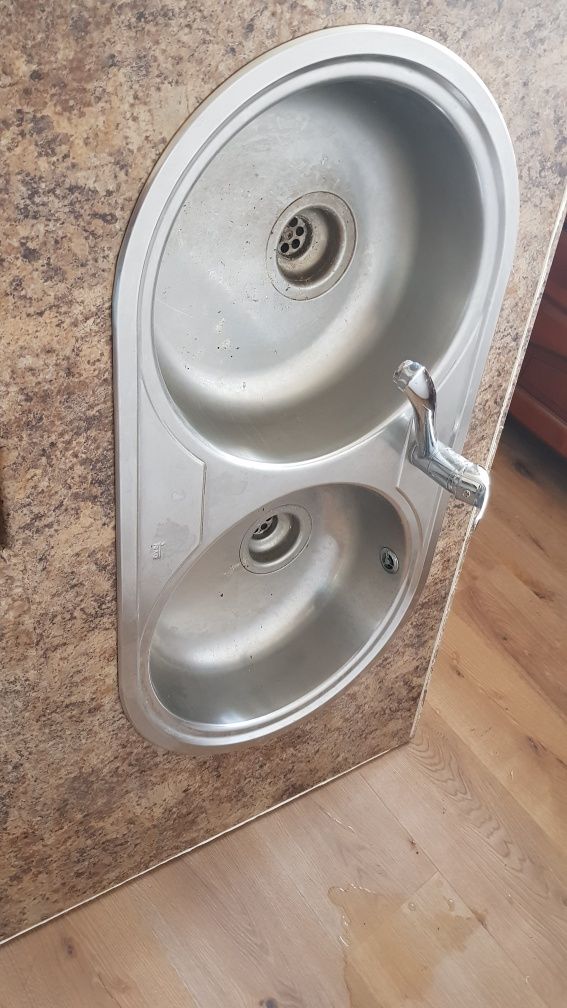 Zlewozmywak bateria syfon wężyki blaty