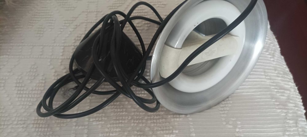 Candeeiro com lâmpada