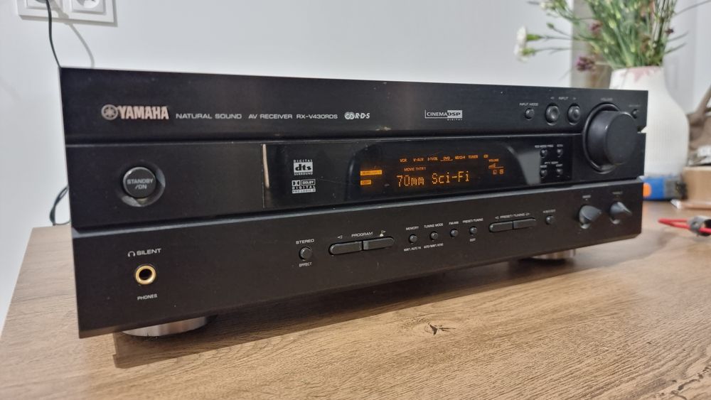 Amplituner Yamaha RX-V430RDS z serii Natural Sound.