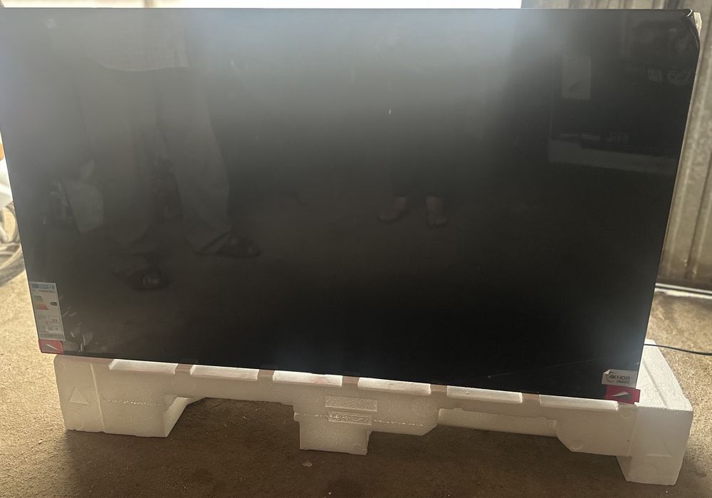 Televisão danificada OLED 139cm