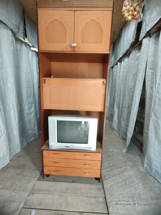 Стінка у вітальню. Можливо окремо продаж шаф.