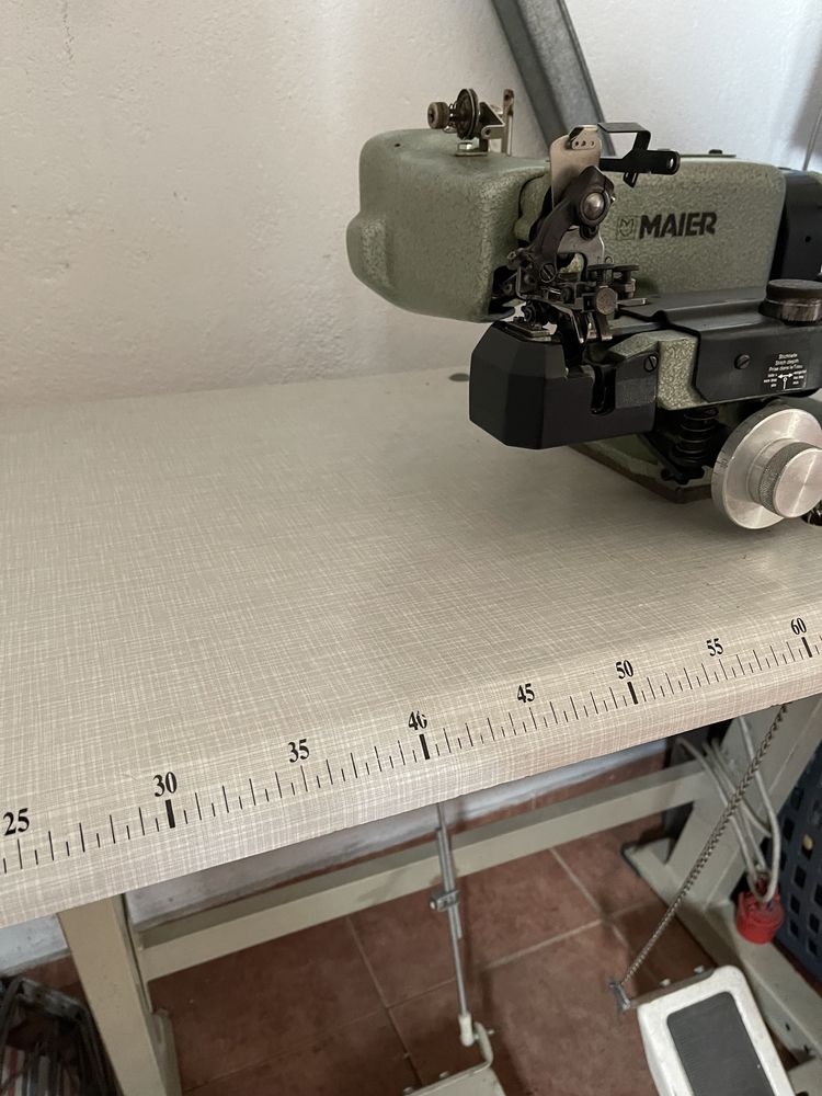 Maquina de bainha invisivel.