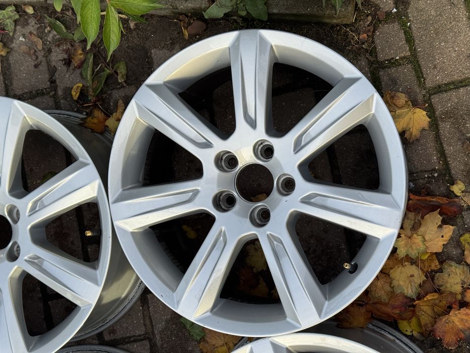 Komplet felg Volvo 17” 5x108 8J ET42 Felgi Używane F-Vat