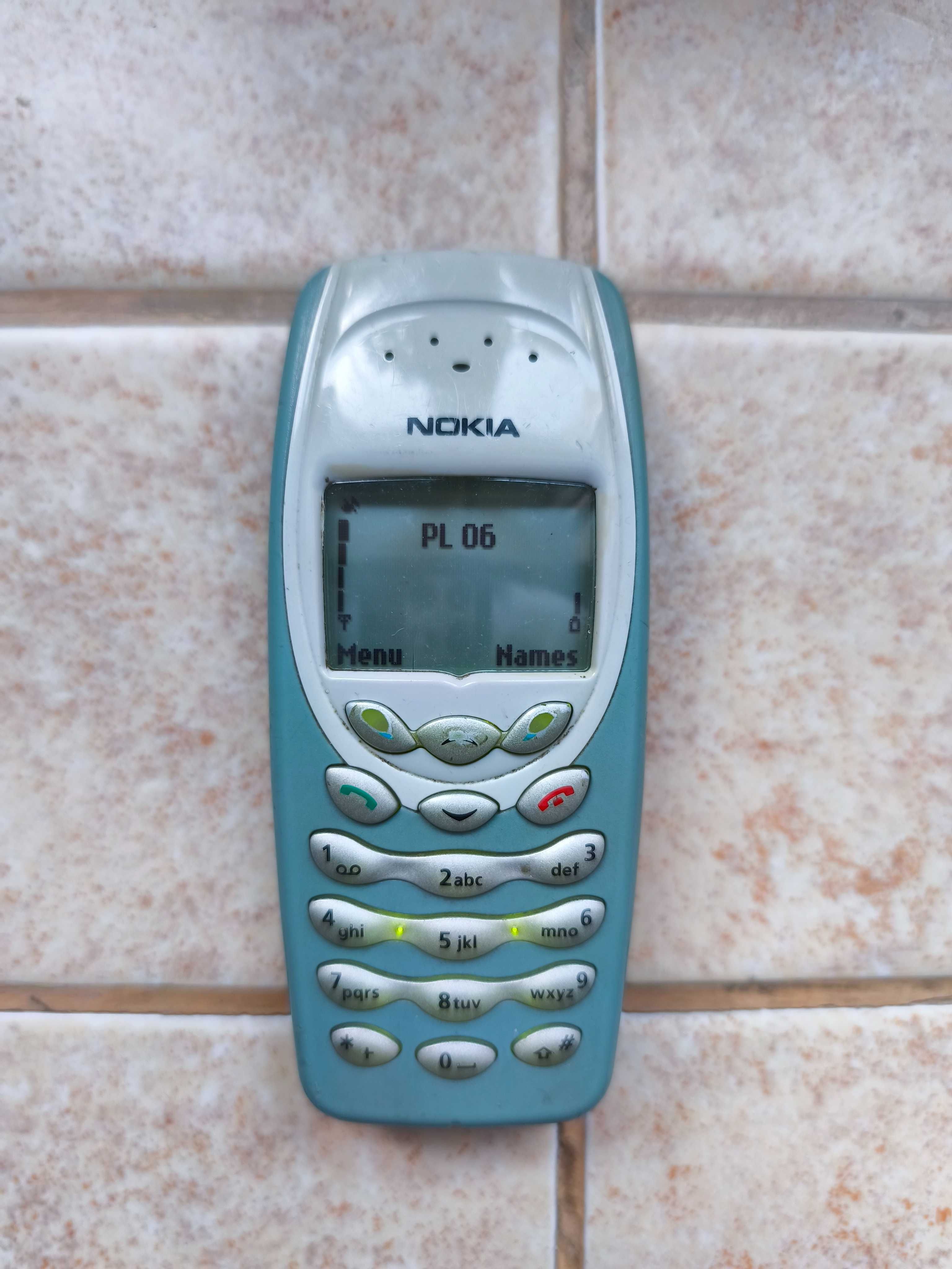 Nokia 3410 z dodatkową obudową