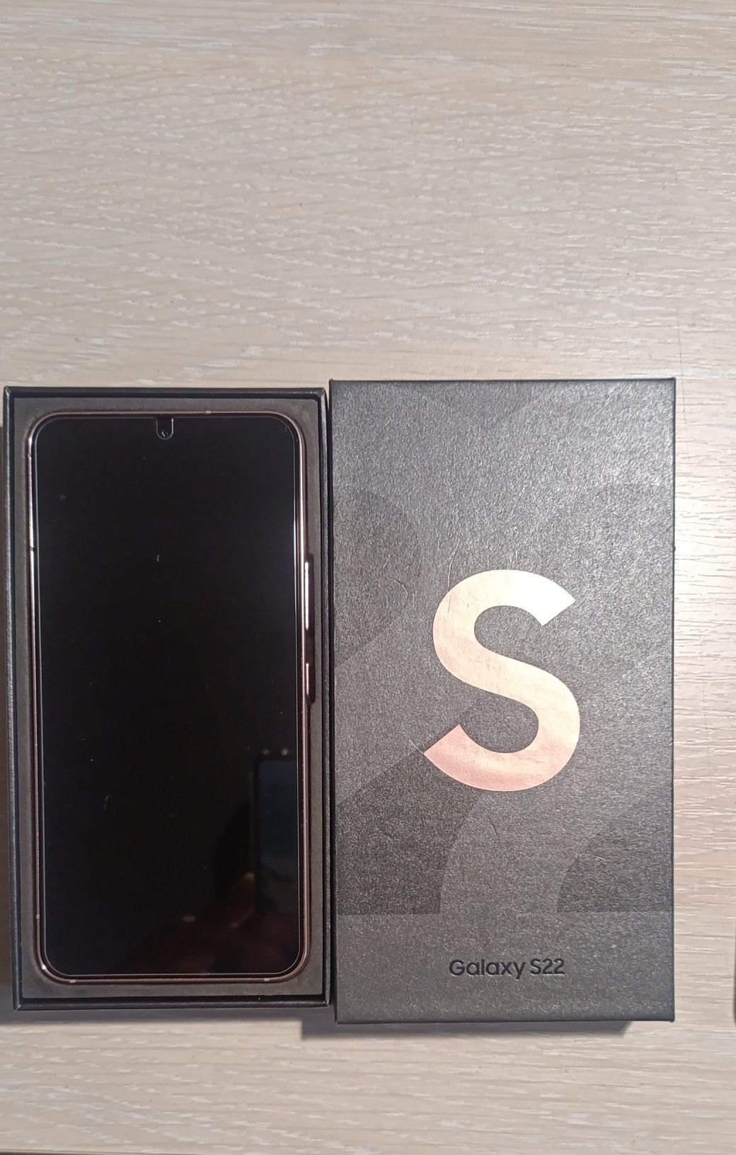 Samsung s22 8/128 + чохли, зарядка та скло
