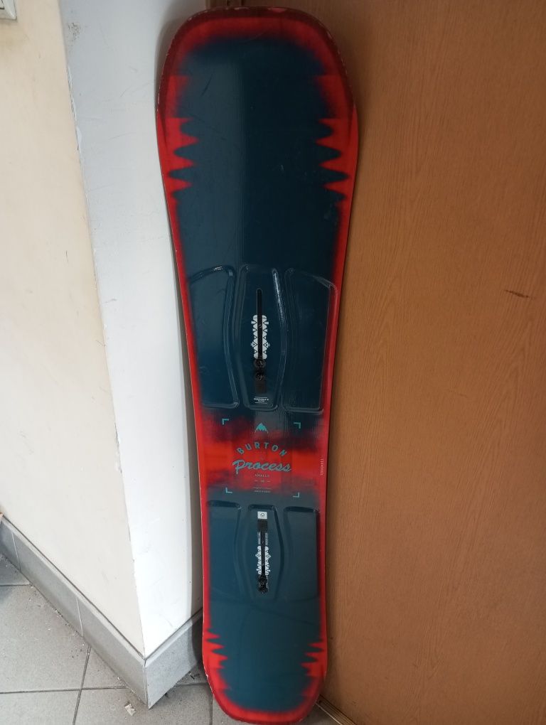 Deska snowboardowa Burton 137 cm. Stan bardzo dobry. Po serwisie. Est