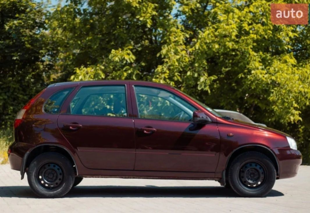 Продам. Лада Калина 2010год 1.6 матор 8кл. Оригинальный пробег 64000км