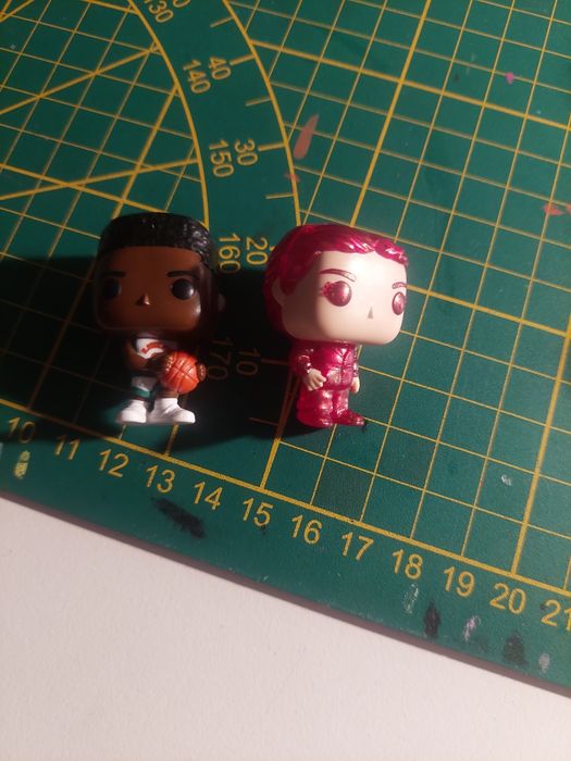 Figurki kinder joy stranger things