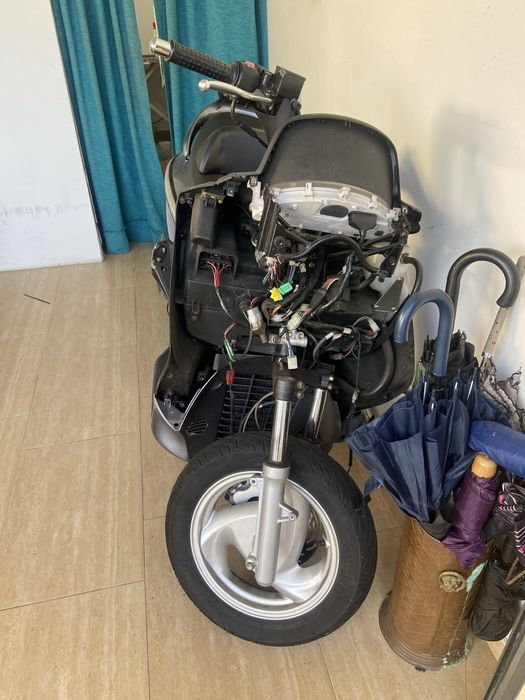 Sym GTS 125i acidentada