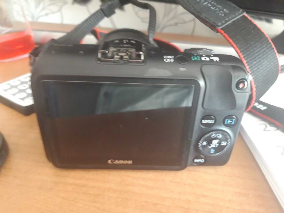 Canon EOS M Kit EF-M 18-55 IS STM Kit SPEEDLITE 90EX