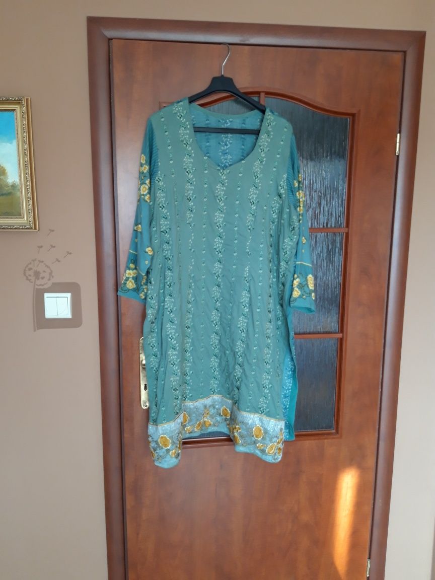 Elegancka sukienka z kwiatowym haftem rozmiar 48/50/52  5XL