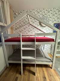 Łóżko piętrowe domek