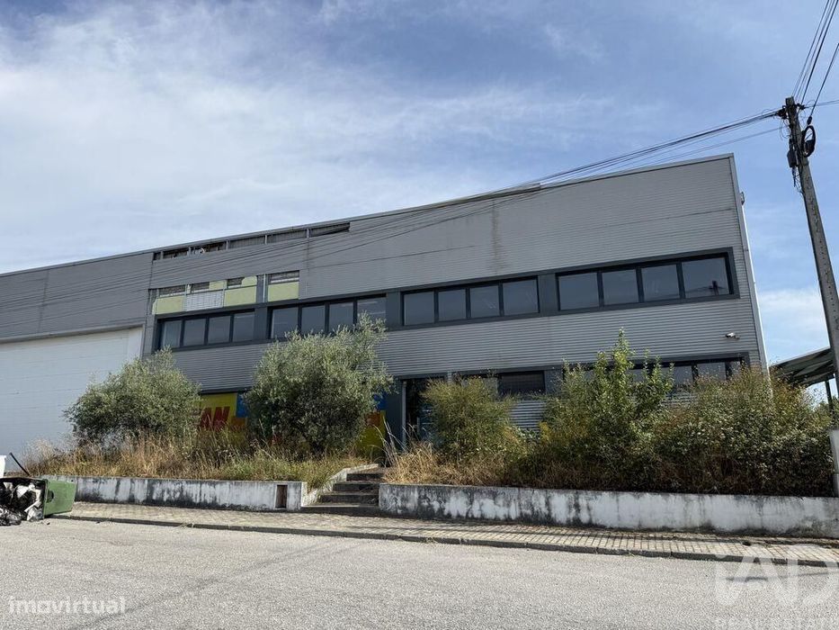 Loja / Estabelecimento Comercial em Constantim e Vale de Nogueiras de