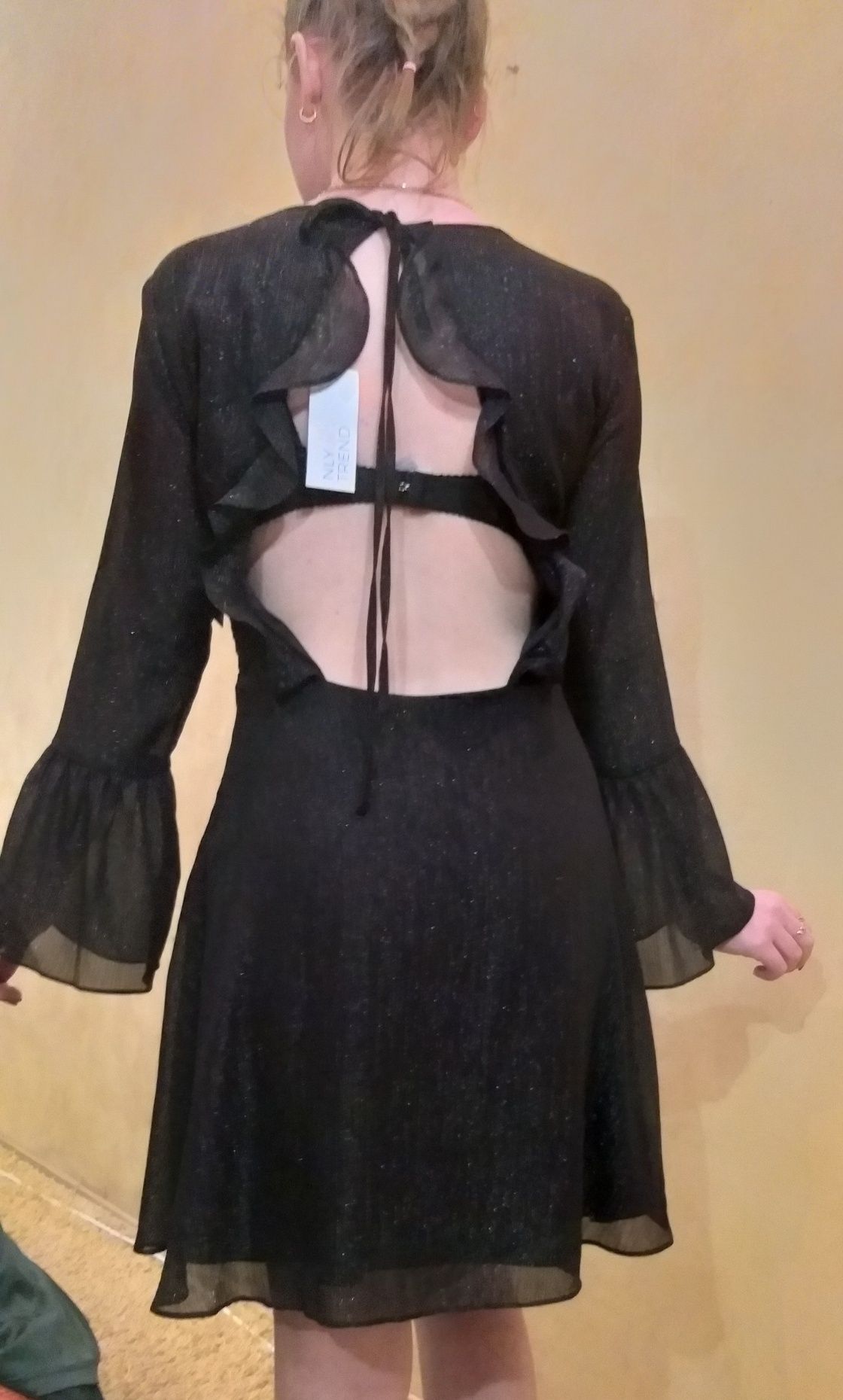 Платье с открытой спиной