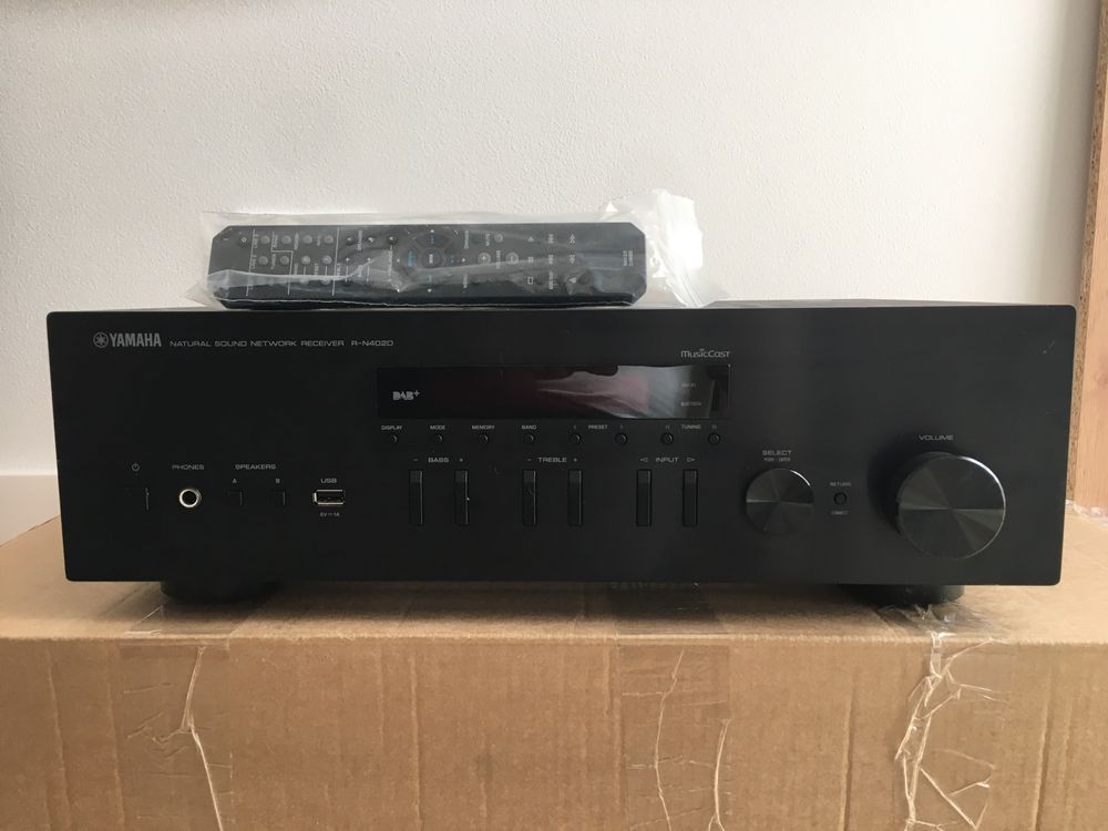 Yamaha RN-402d amplituner stereo - uszkodzony