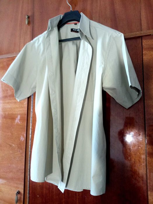 Чоловіча сорочка із коротким рукавом