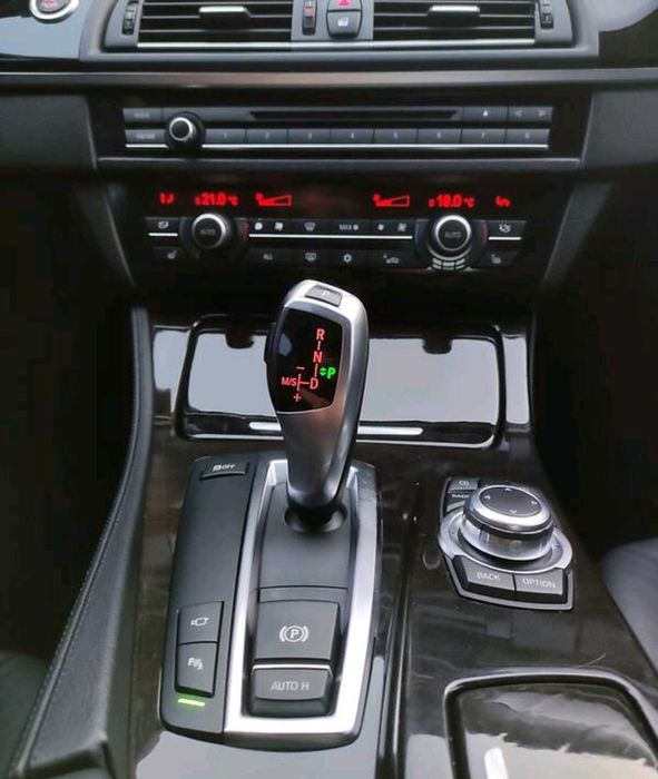 Bmw 528i f10 2011год