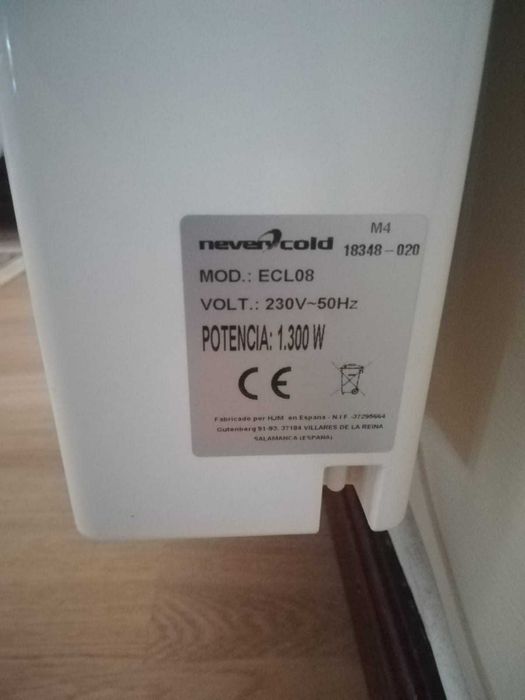 Aquecedor 1300W de parede (tenho dois disponíveis)