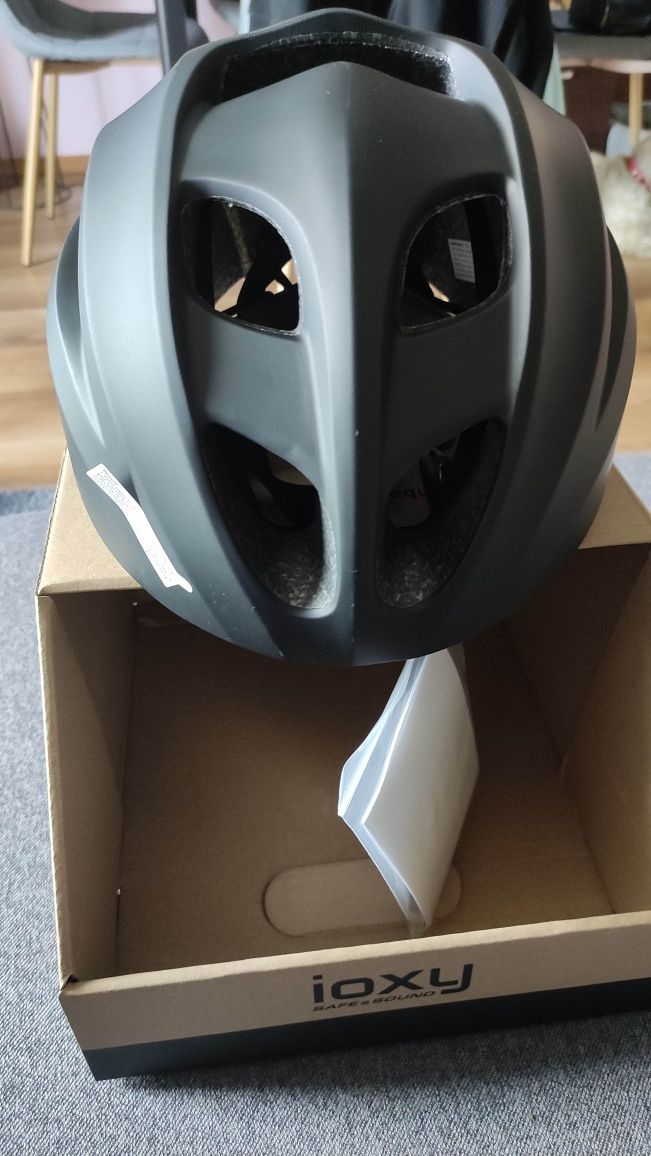 Kask rowerowy z bluetooth