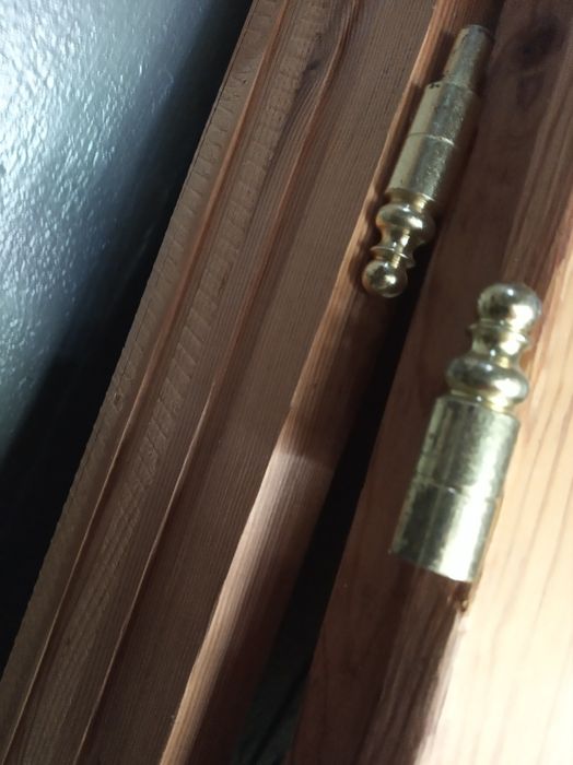 Drzwi drewniane z futryną 80.