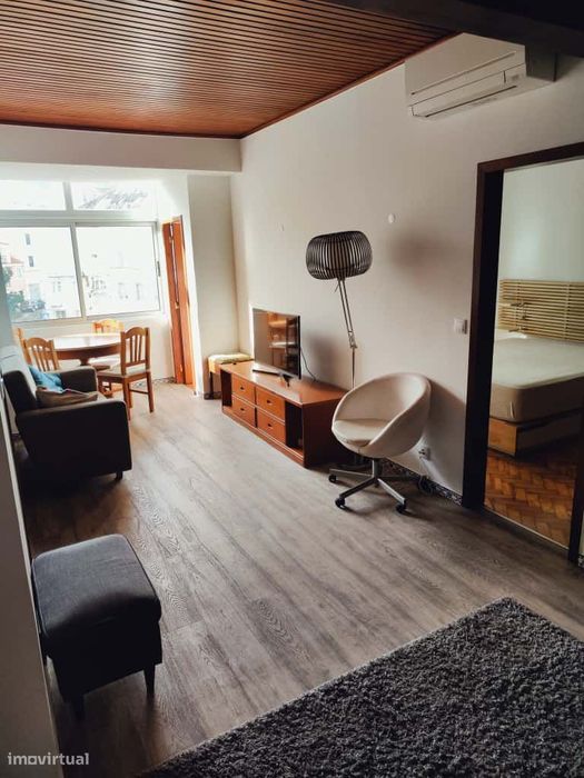 T1 Mobilado/ Remodelado Muito bem localizado.