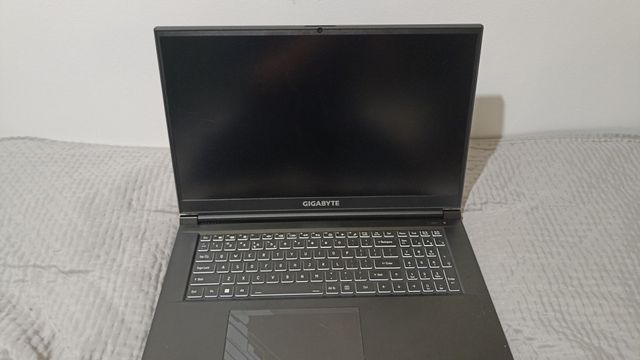 GIGABYTE G7 17.3 144Hz i5-12500H 16GB RAM 512GB SSD RTX4050 WIN11 MYSZ