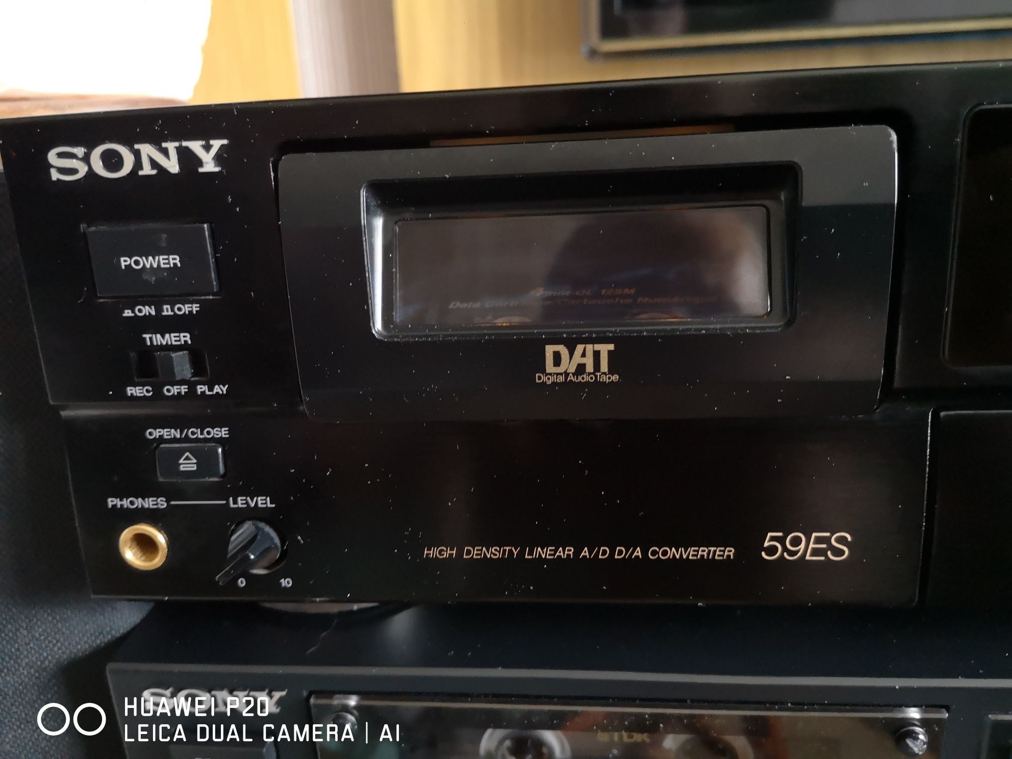 Sony dat 59ES Magnetofon bez boczków drewnianych.