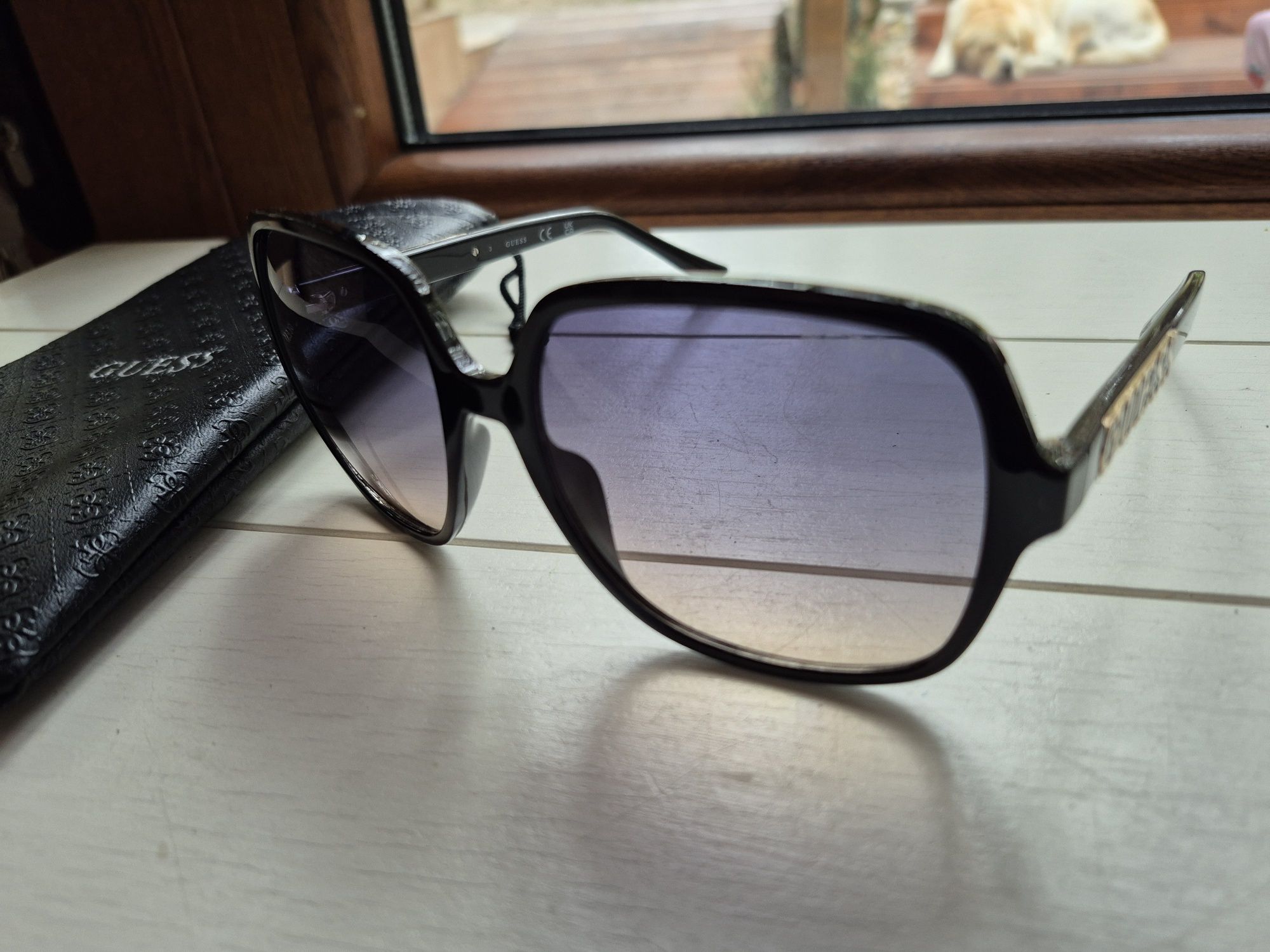 Okulary Przeciwsłoneczne Guess GF6203 01W