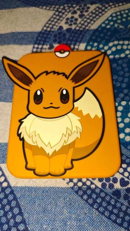 Eevee card holder + card sealed - Pokémon