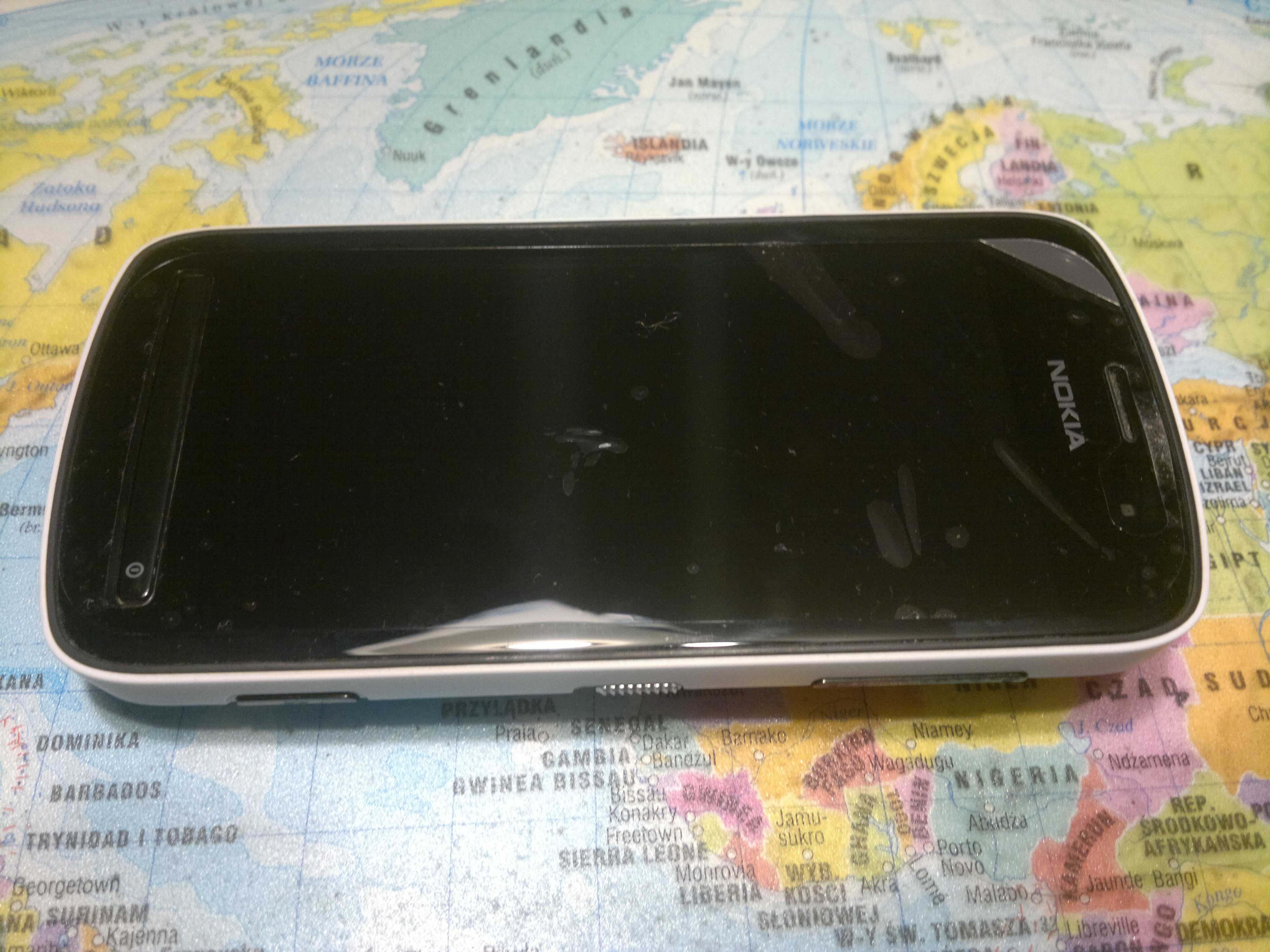 NOKIA 808 PureView z oryginalnym  pudełkiem