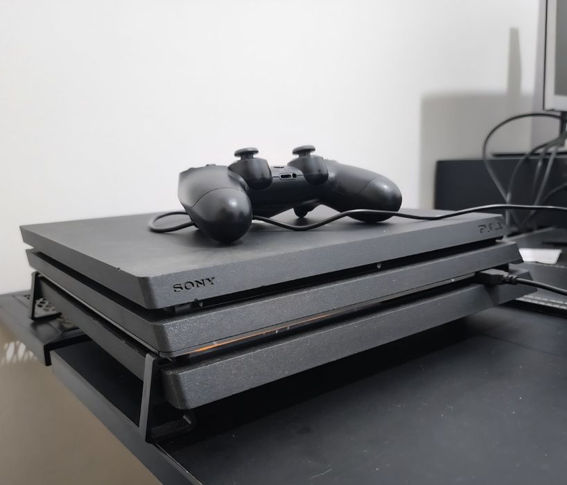 Playstation 4 PRO (CUH-7216B)