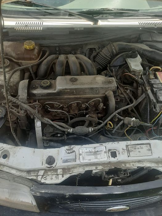 Розбераю форд курєр 1.8 дізель