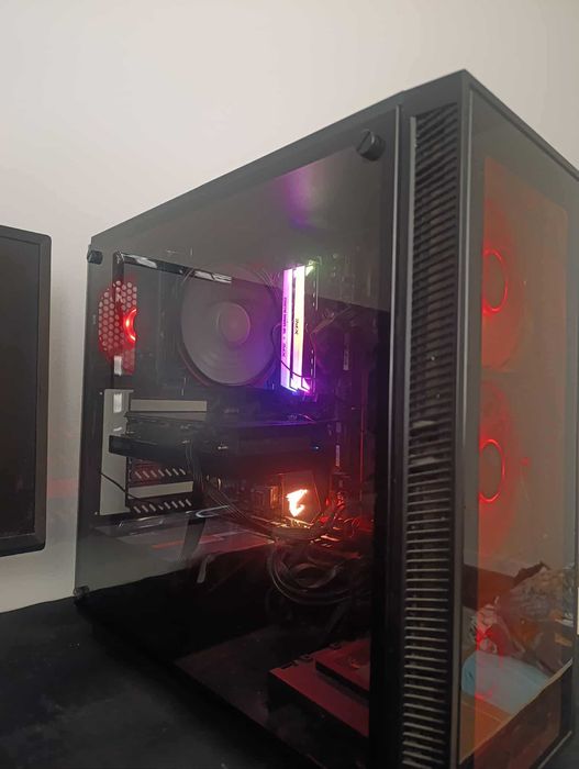 Komputer do gier RX6600XT RGB z monitorem!