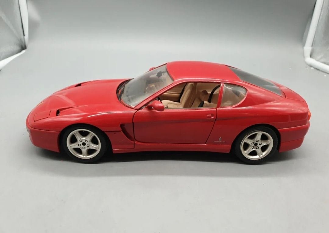 Model auta w skali 1:18 Bburago Ferrari 456GT 1992r