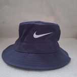 Czapka Nike Unisex Bucket Hat – Haftowane Logo–Granatowa – Używana