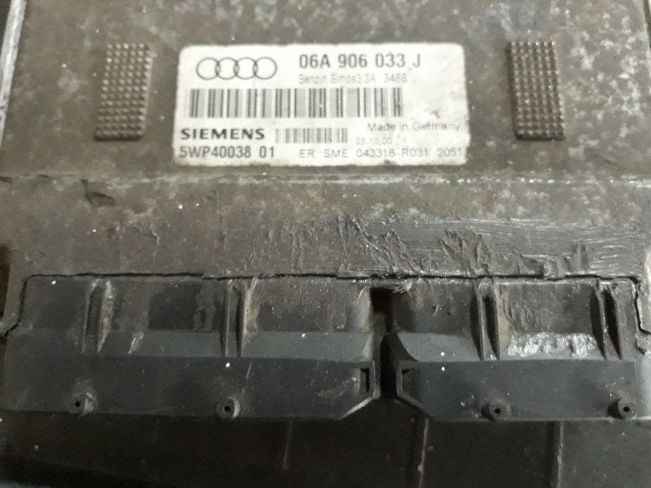 Centralina Motor injecção Audi Simos 3.3A 06A 906 033J