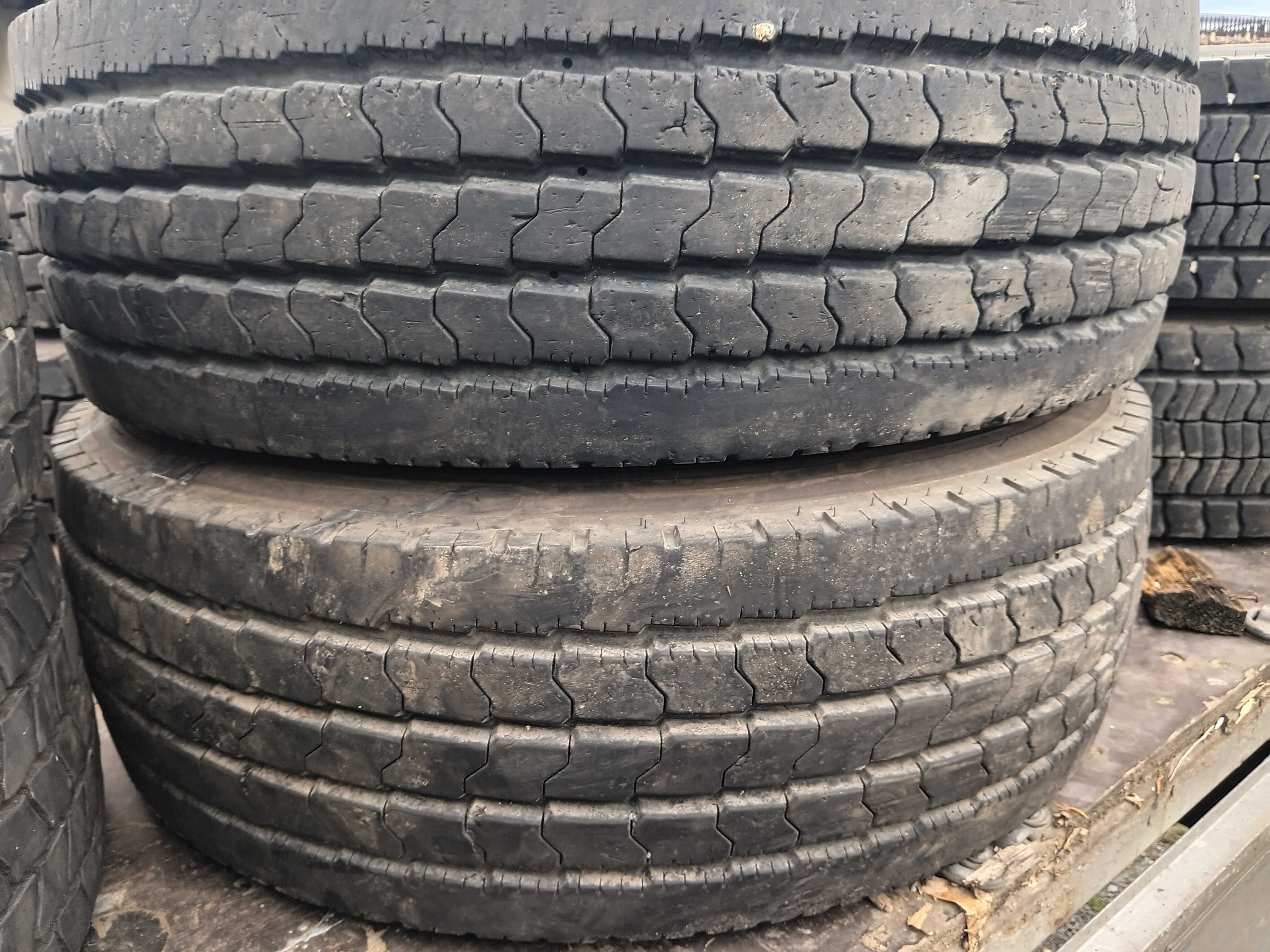 sprzedam opony do auta ciężarowego 245/70/19,5 + 285/70/19,5