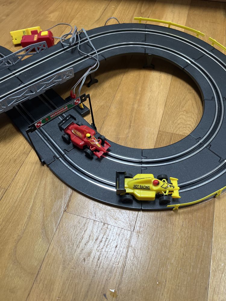 Tor wyscigi samochodowe Cat tace track Playtive