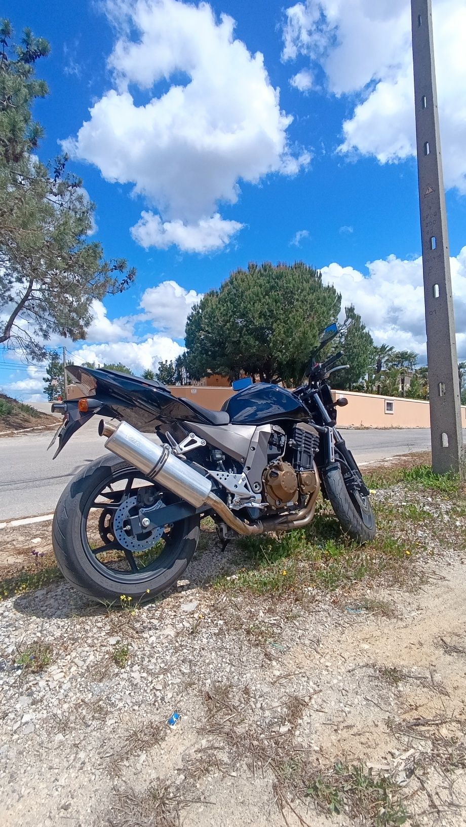 Kawasaki Z 750/24M km!