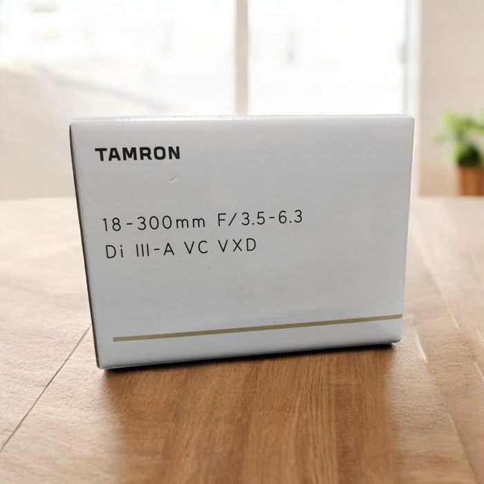 Na Lewara Obiektyw Tamron 18-300mm F/3.5-6.3 Di III-A VC VXD