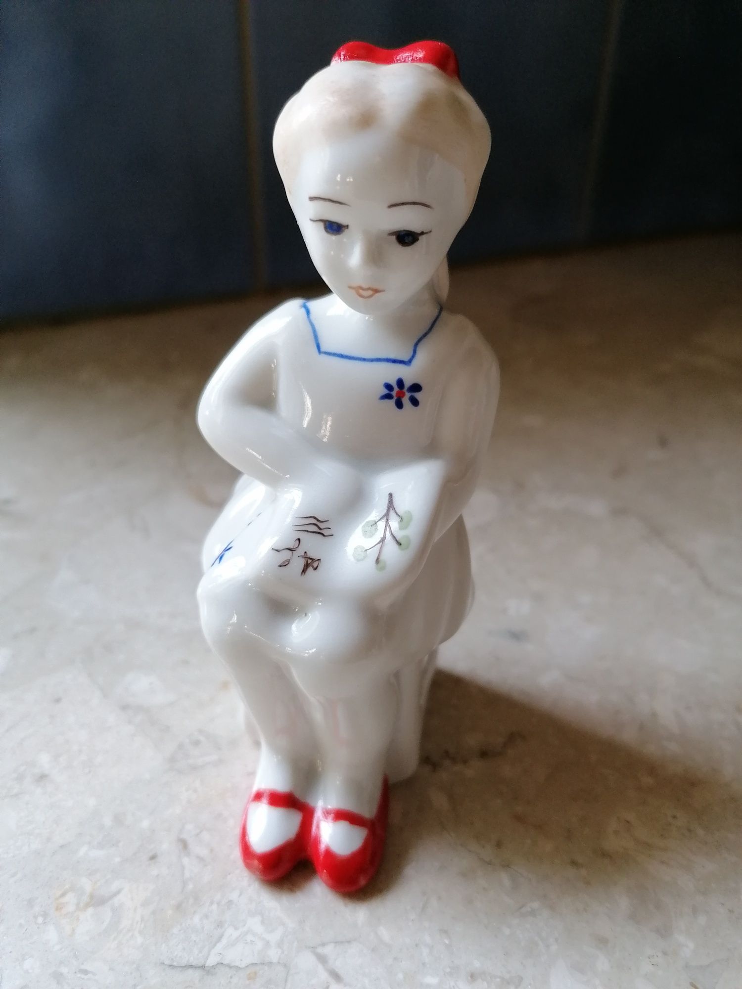 Porcelanowa figurka vintage