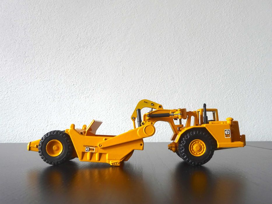 1:70 Joal 219 CAT 613B Scraper