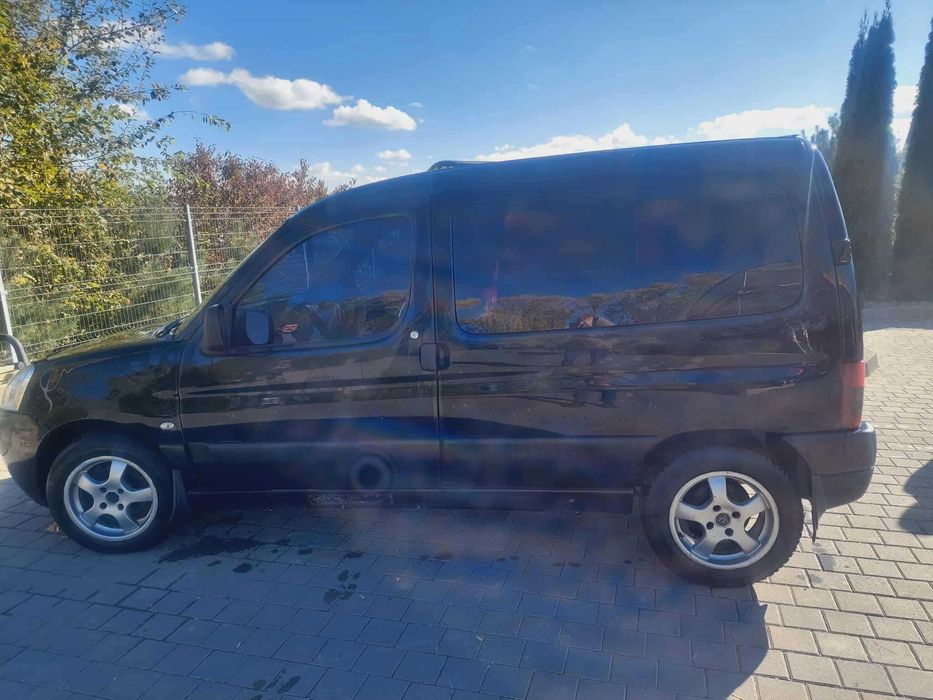 Авто Пежо Рартнер