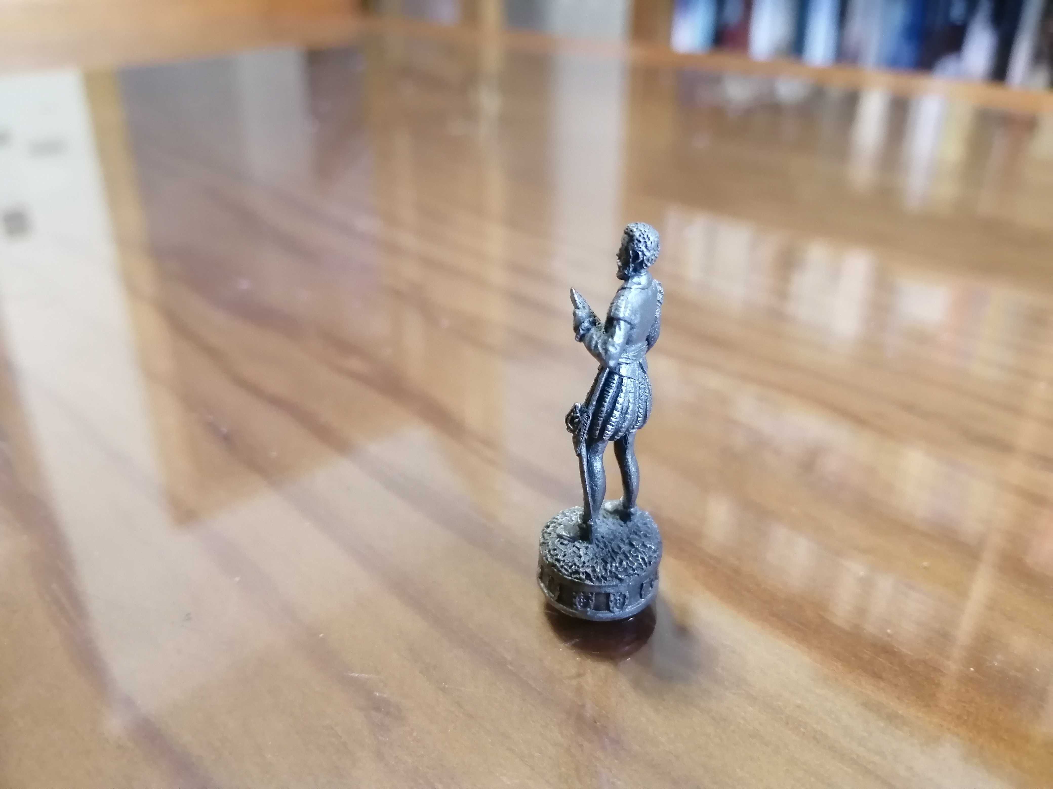 Miniatura em estanho de Luís de Camões