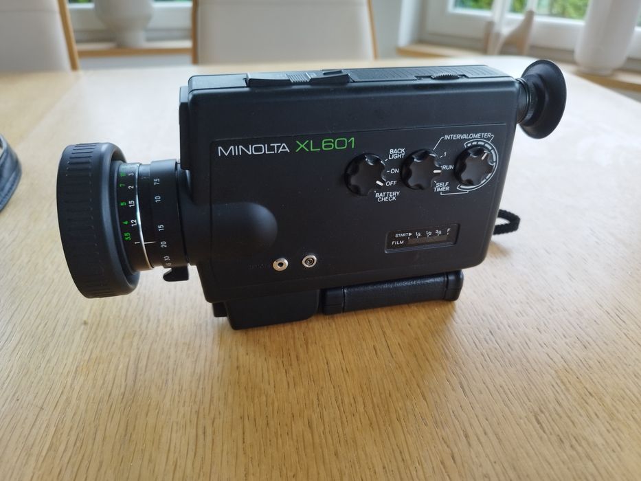 Kamera filmowa Minolta XL 601 + pokrowiec .