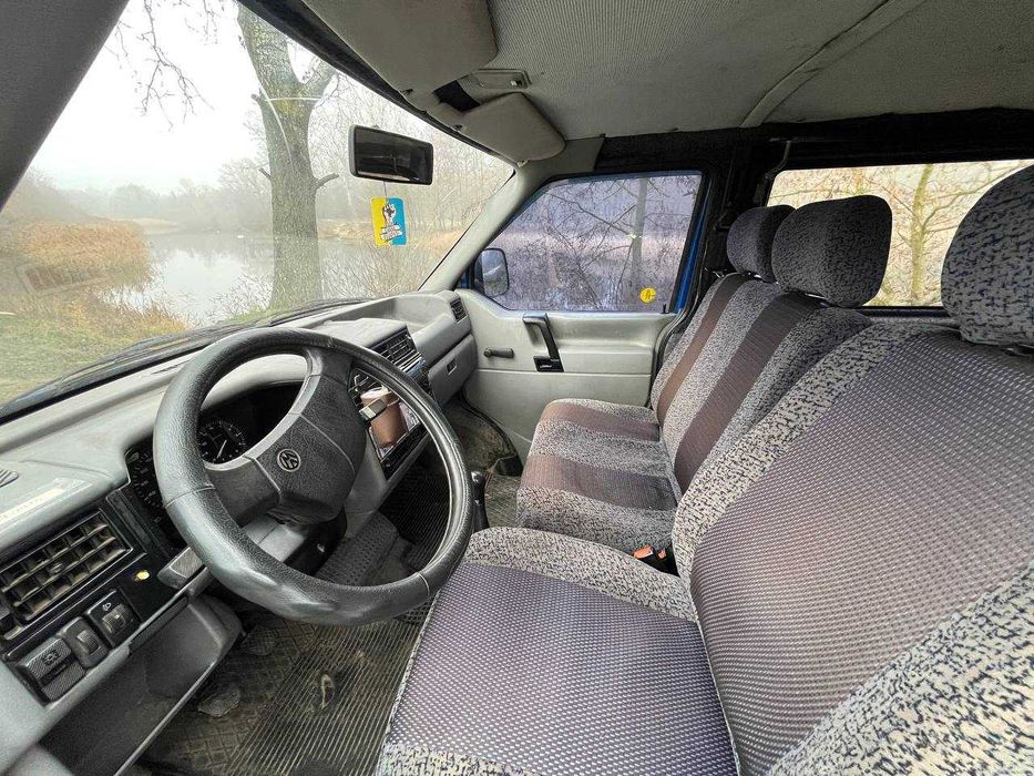 Volkswagen Transporter 1994 2.4 дизель довга база